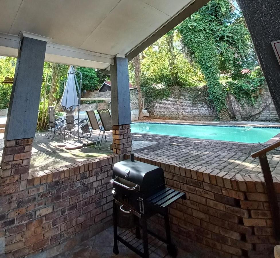 Kruger'S Guest House White River Exteriör bild