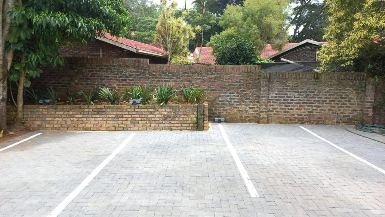 Kruger'S Guest House White River Exteriör bild